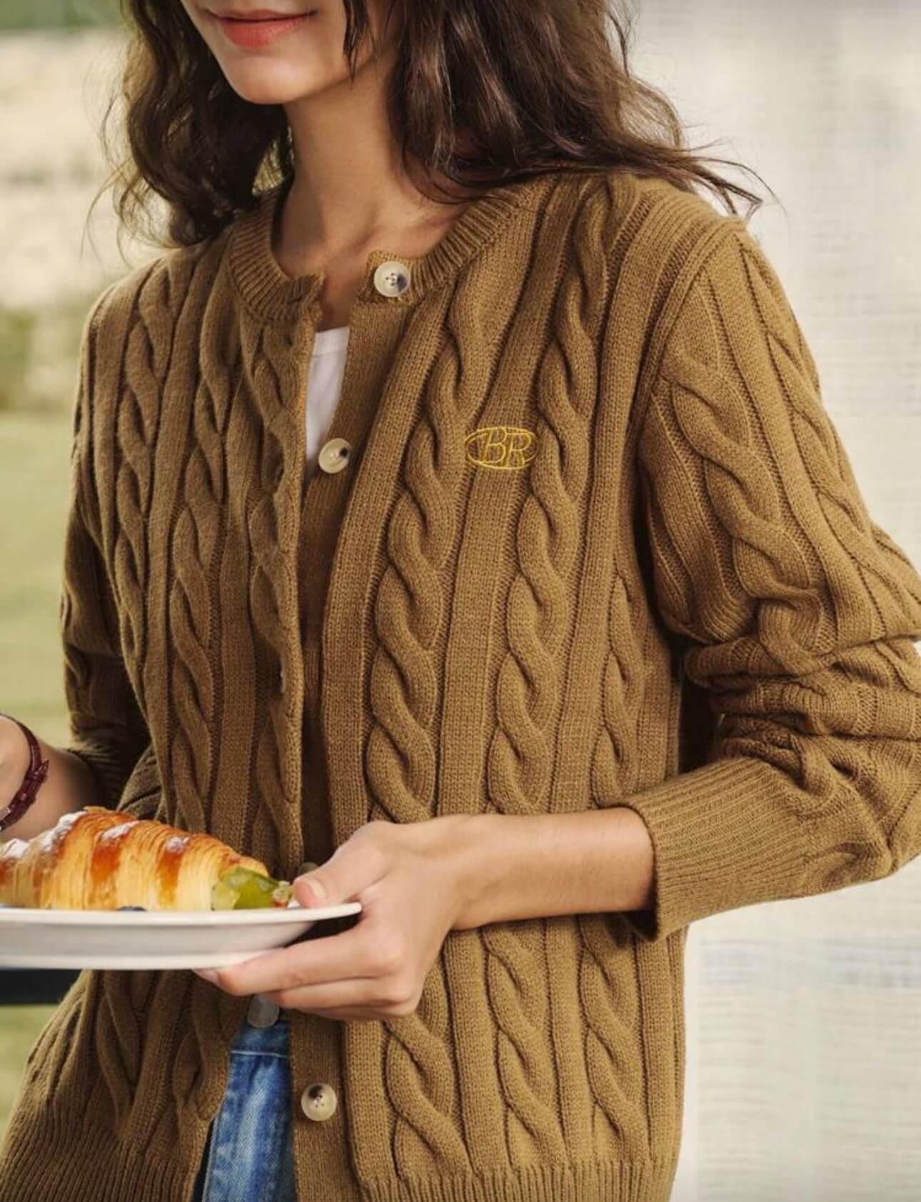 جاكيت حياكه بني