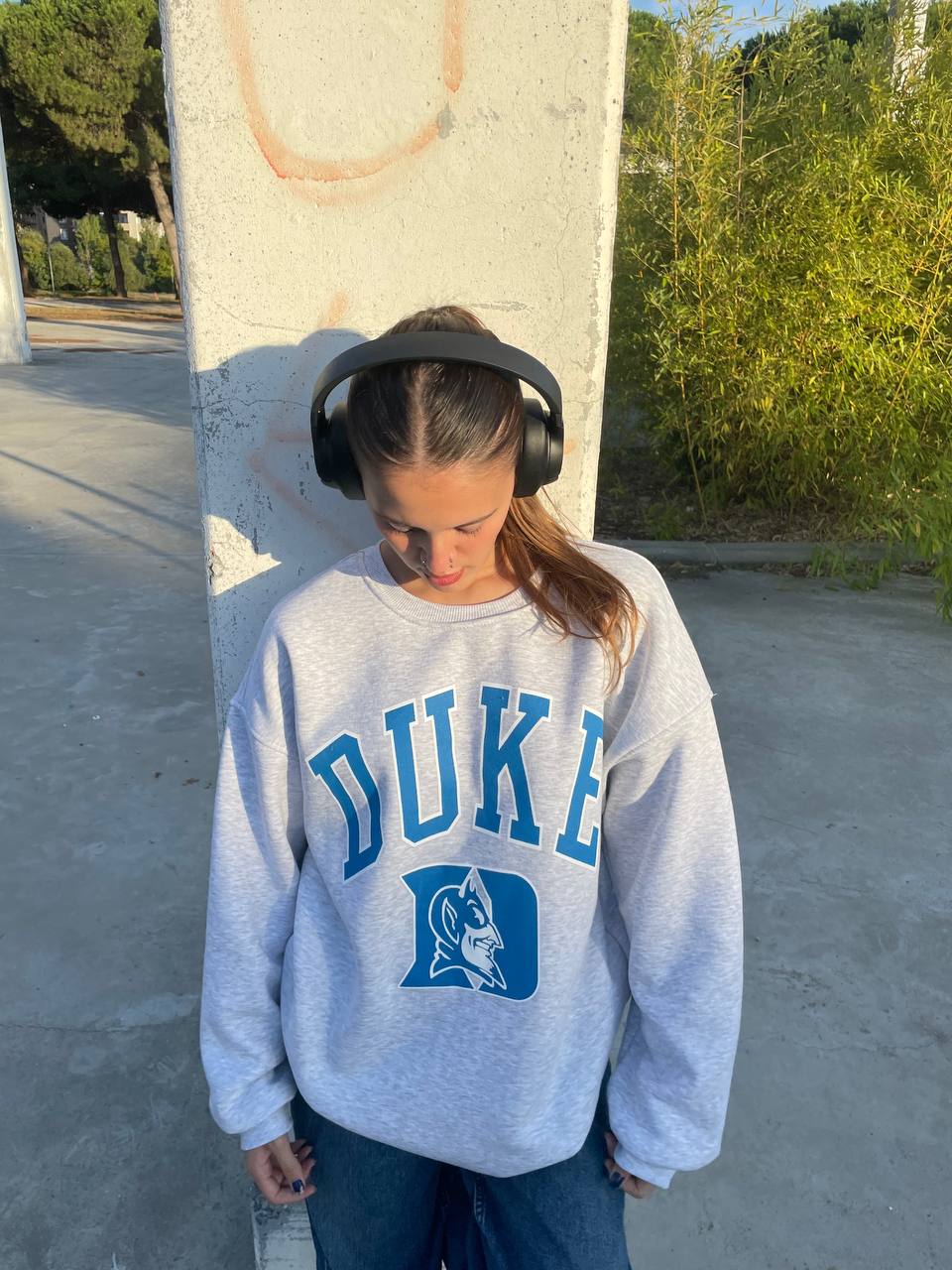 - D1 - سويتر duke رصاصي