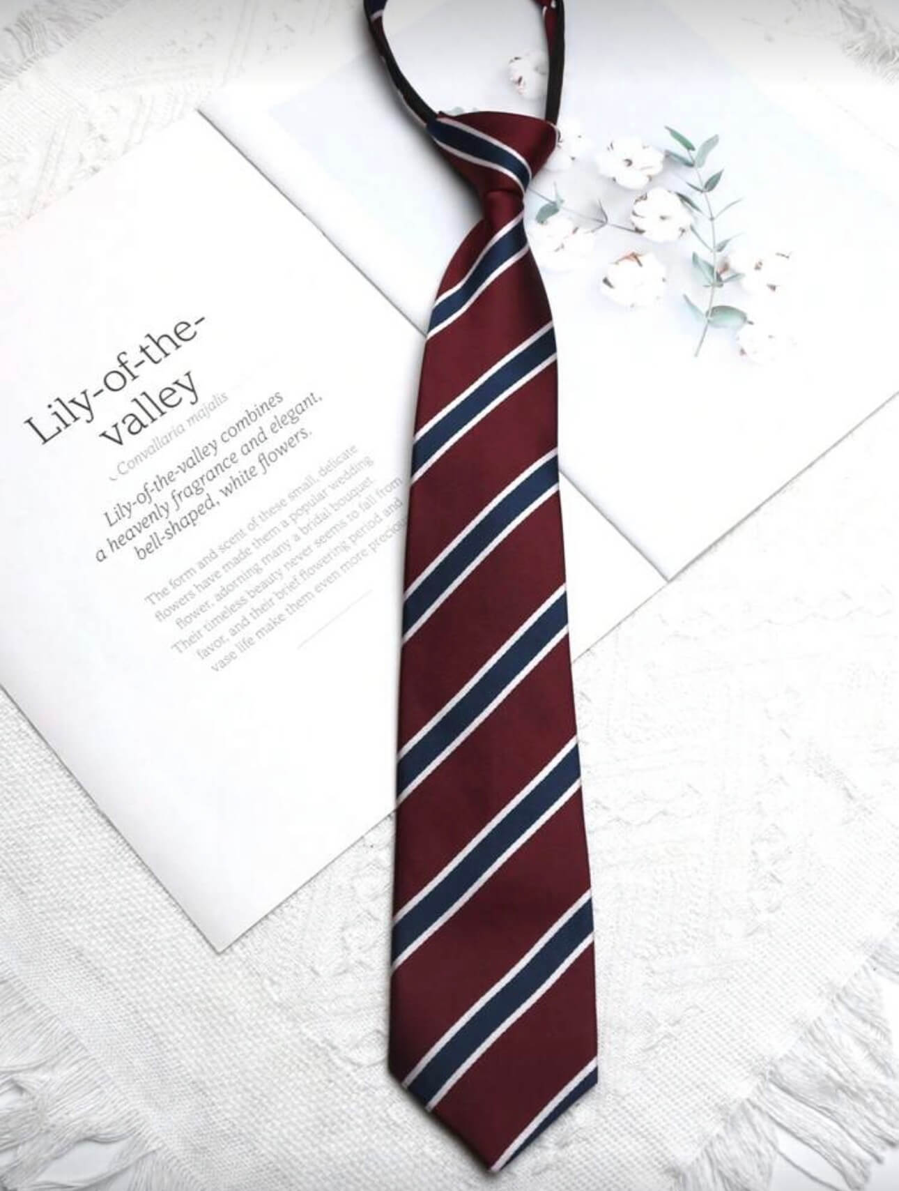 ربطة عنق ماروني ونيلي