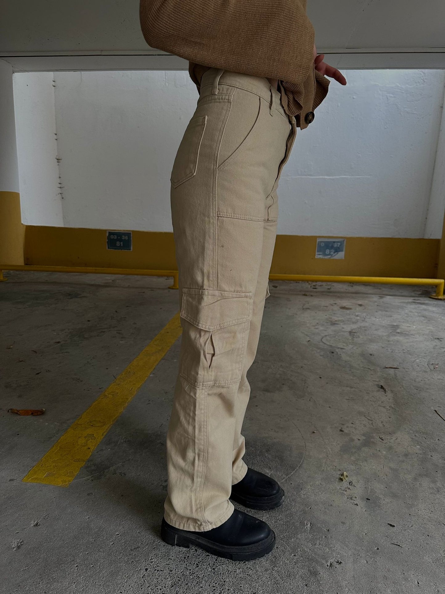 ⁨⁨⁨بنطرون بيجي تدرج رقم (1 ) مع جيوب جانبيه  كارجو 115 beige pants⁩⁩⁩