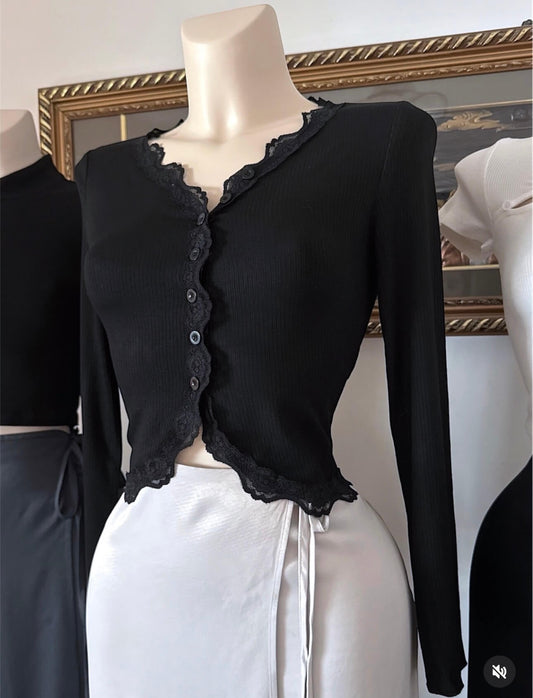 توب دانتيل ازرار اسود