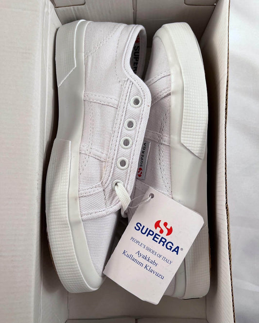 ⁨⁨حذاء سنيكرز superga -  ابيض ⁩⁩