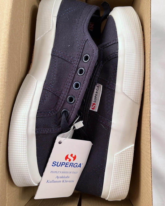 ⁨حذاء سنيكرز superga - نيلي⁩