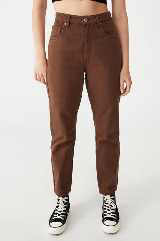 ⁨brown mom jeans⁩ موم جينز جوزي