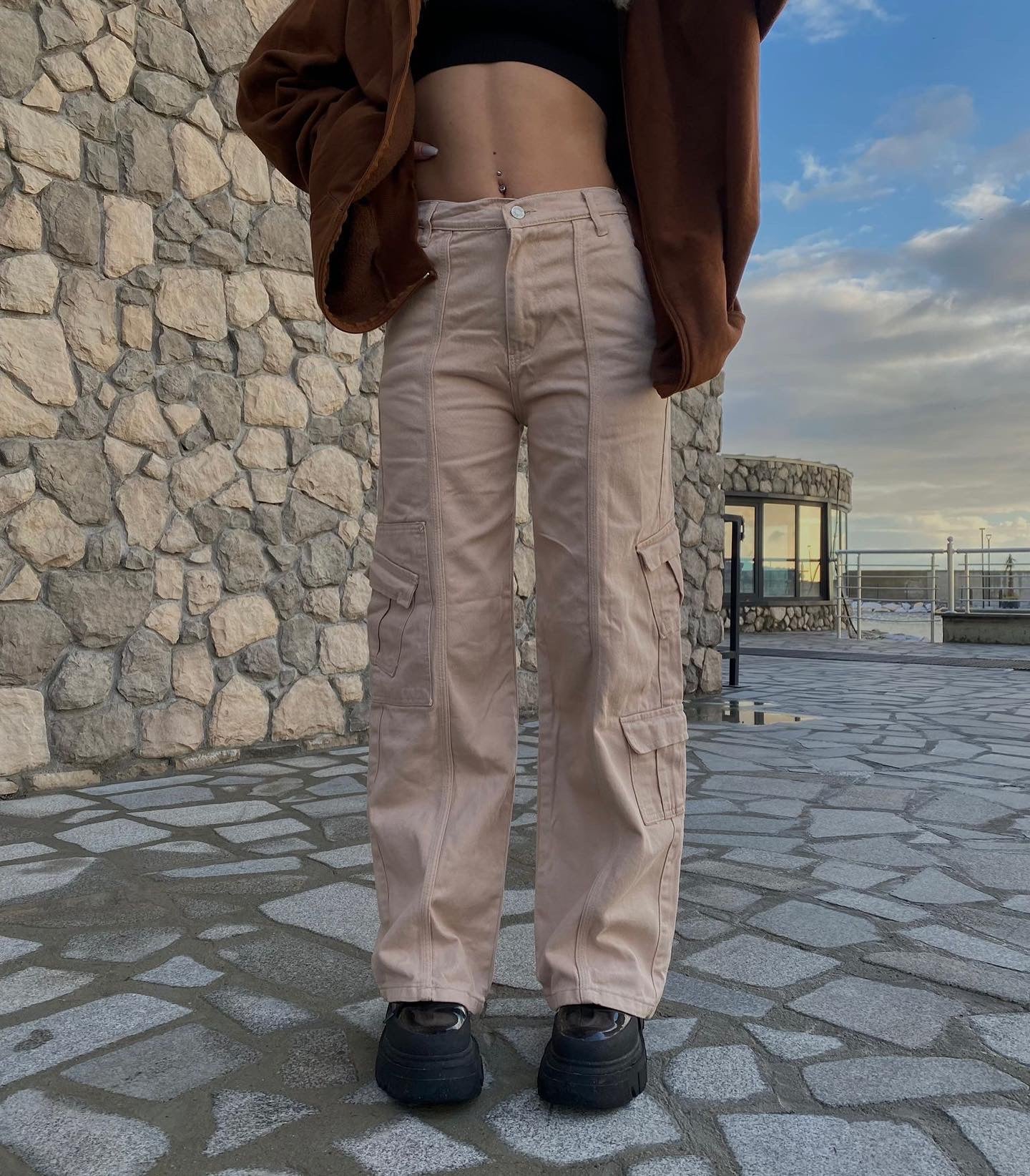 ⁨⁨ بنطرون كي تو واي كار⁩⁩جو بيجي 121 -beige y2k cargo pants