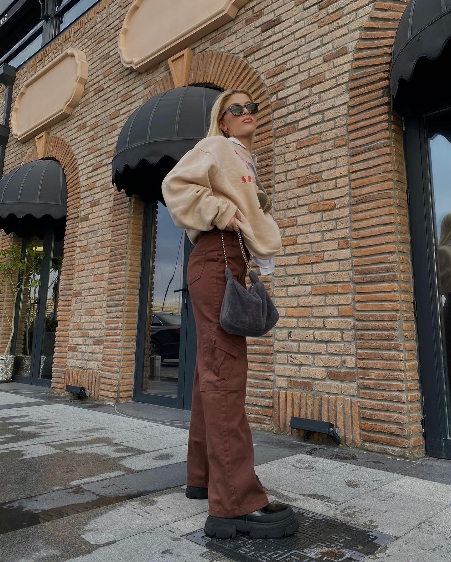 ⁨⁨⁨ بنطرون كي تو واي كار⁩⁩جو جوزي 121 -brown y2k cargo pants⁩