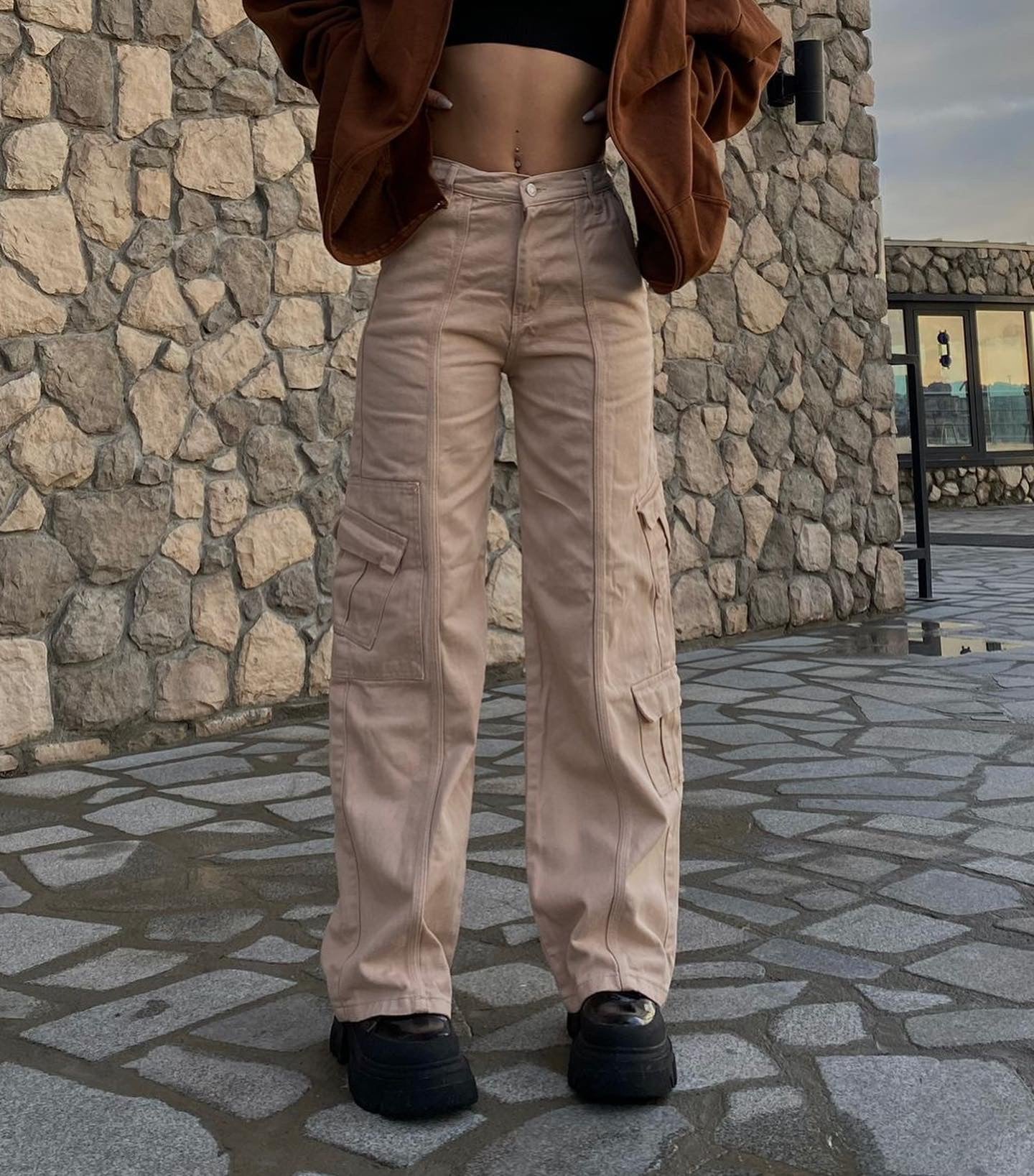 ⁨⁨ بنطرون كي تو واي كار⁩⁩جو بيجي 121 -beige y2k cargo pants