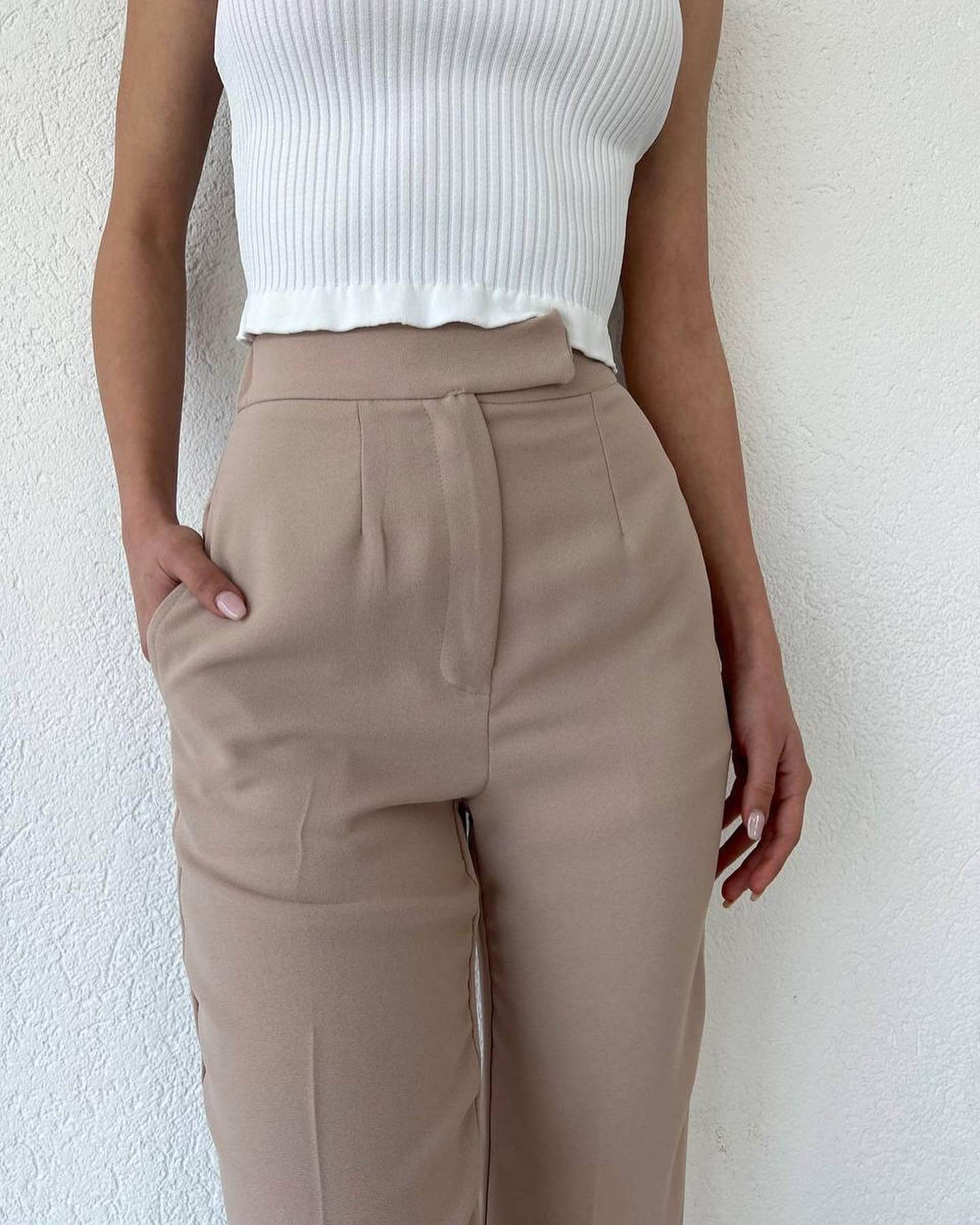 ⁨⁨⁨بنطرون قماش بيجي مع چاكات  112_   Beige pants⁩⁩⁩ C3